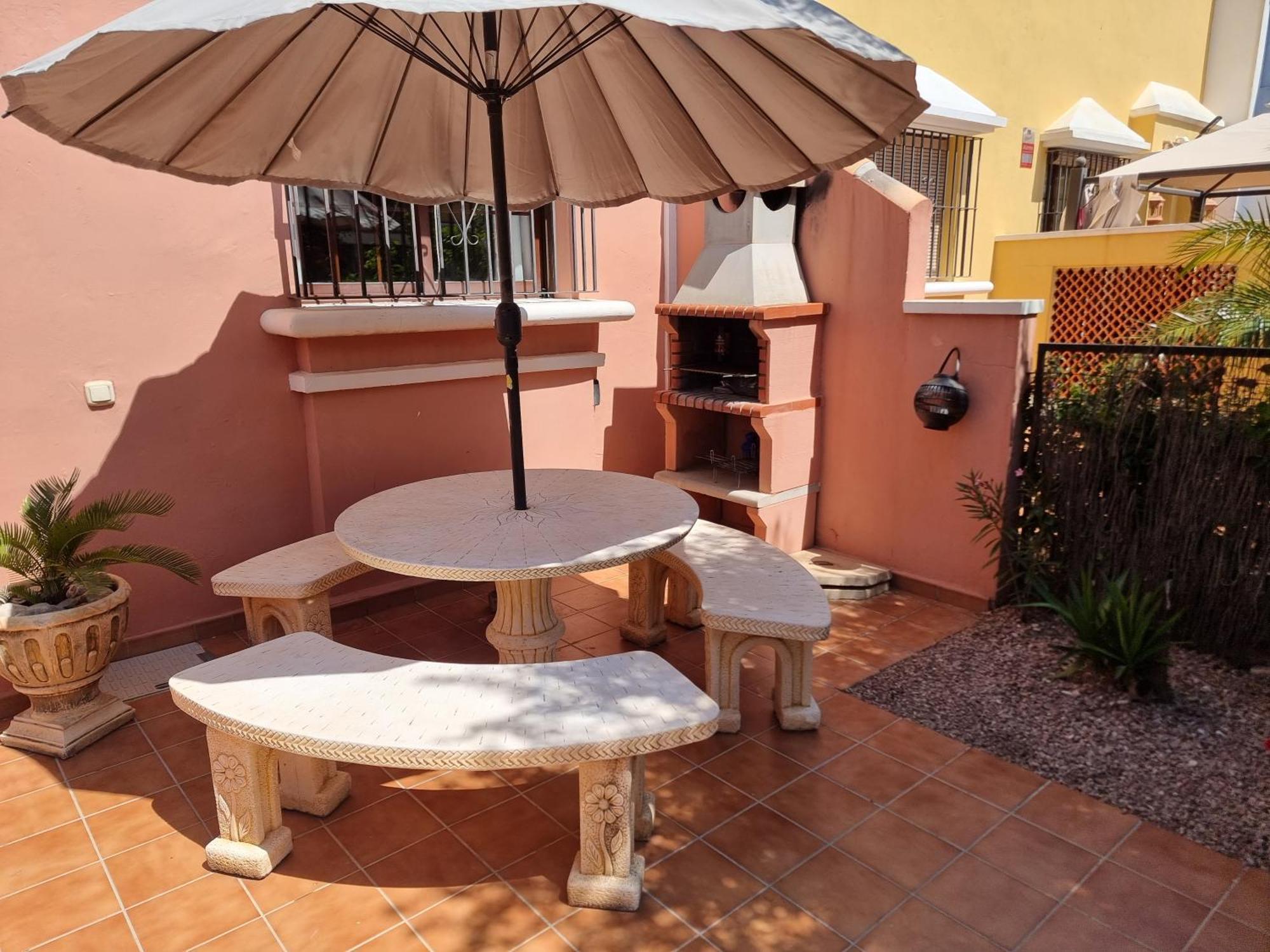 Calle Carlos Primero, Roda Exteriér fotografie